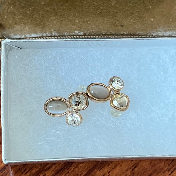 Swarovski Crystal golden studs - Picture 9 of 12